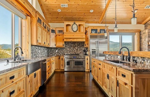 Castle Glen Estates Apartment | Hidden Haven Lux Estate: Big Bear Lake Views - Spa
