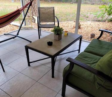 South Sarasota House | Hidden quiet gem close to everything!