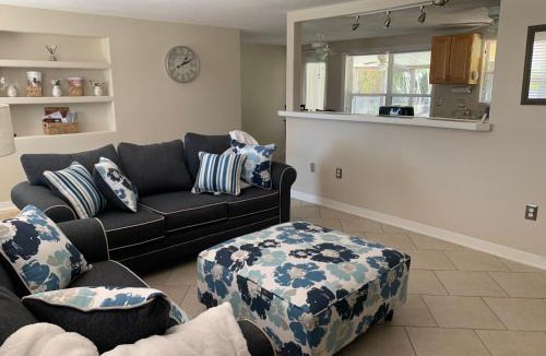 South Sarasota House | Hidden quiet gem close to everything!