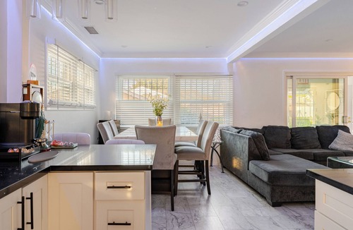 Inglewood House | Hideaway Haven near LAX, Sofi Stadium, the Forum.