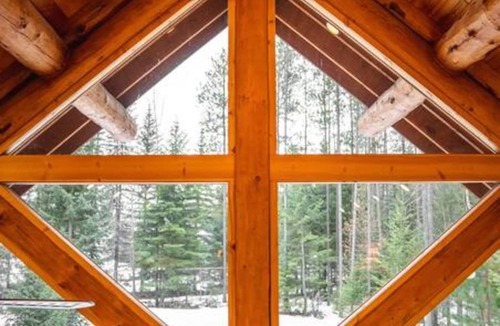 West Glacier House | Hideaway - West Glacier Log Home – Private Hot Tub