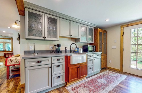 Roxbury House | Hike, Fish, Ski! 'Coos Canyon Lodge' in Maine