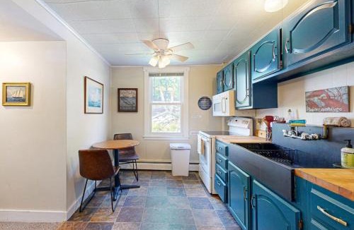 Boothbay Harbor House | Historic Boothbay Harbor cottage with antique decor, washer/dryer & deck