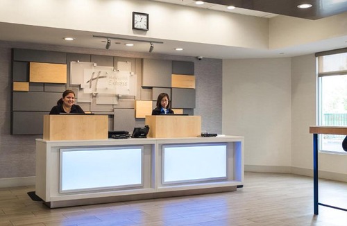 Northwest Anaheim Hotel | Holiday Inn Express Fullerton-Anaheim by IHG
