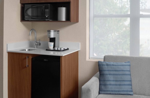 East Cambridge Hotel | Holiday Inn Express & Suites Boston - Cambridge by IHG