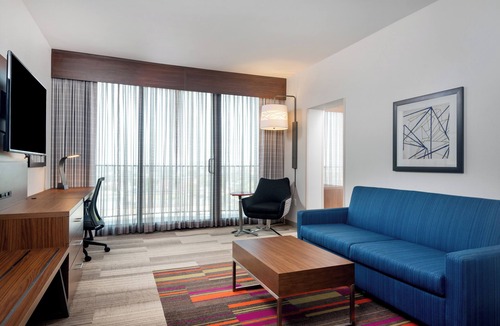 Lyon Street Hotel | Holiday Inn Express & Suites Santa Ana - Orange County by IHG