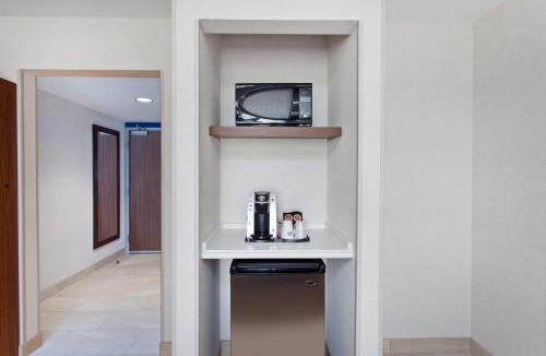 West Los Angeles Hotel | Holiday Inn Express West Los Angeles by IHG
