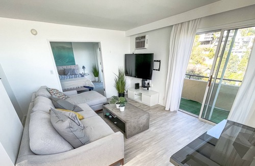 Hollywood Heights Apartment | Hollywood Hills Deluxe Living