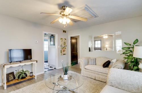 Litchfield House | Home < 3 Mi to Rte 66 & Lake Lou Yaeger!
