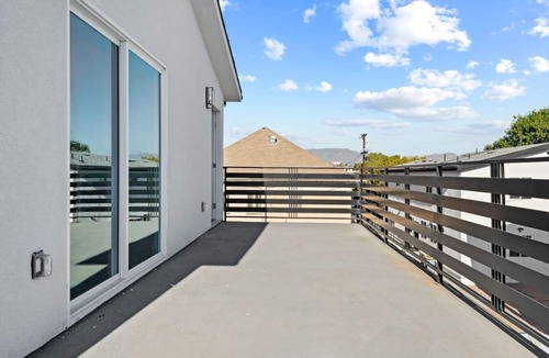 Vernon House | Home in Arts District w/Parking