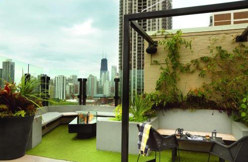 Old Town Triangle Hotel | Hotel Lincoln