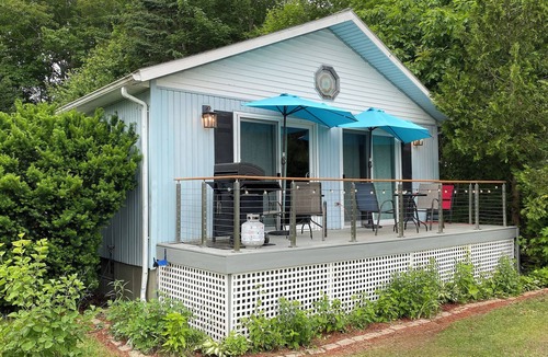Sabattus House | House + Boat. Remodeled. Waterfront, Fantastic View. No cleaning fees.