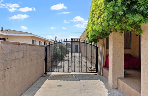 Hawthorne House | House in Hawthorne CA.