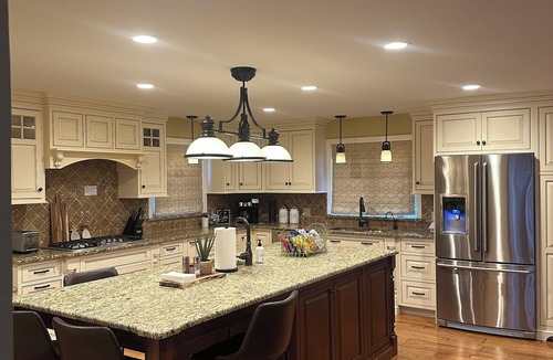 East Earl House | House with backyard and patio! Beautiful Rural Farmland Within Minutes