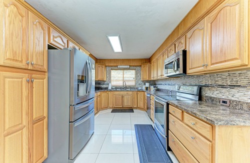 Bradenton House | IMG - Coastal Heaven Pool & Games 4BR 6 miles to the beach!