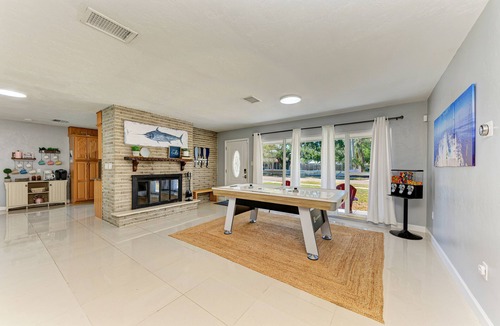 Bradenton House | IMG - Coastal Heaven Pool & Games 4BR 6 miles to the beach!