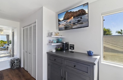 Encinitas House | In the heart of Old Encinitas an Ocean View Bungalow