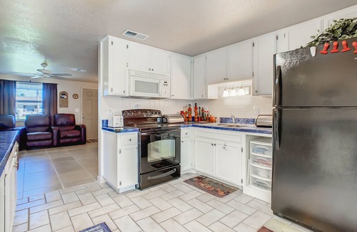 Venice Gardens Condo | Incredible Whole Condo with Heated Pool Next to Venice Island/Beach