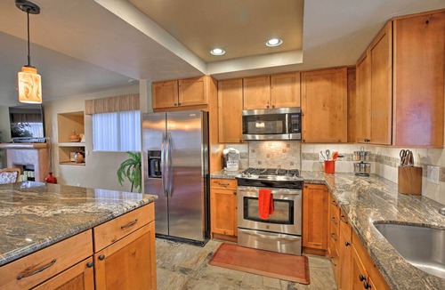 Indio Cottage | Indio Escape w/Fire Pit & Resort Amenities!