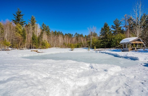 Hanover House | INDOOR POOL, HOT TUB, PRIVATE 86 acre Retreat and Event Space