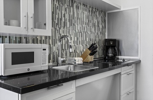 Park West Hotel | Inn At The Park