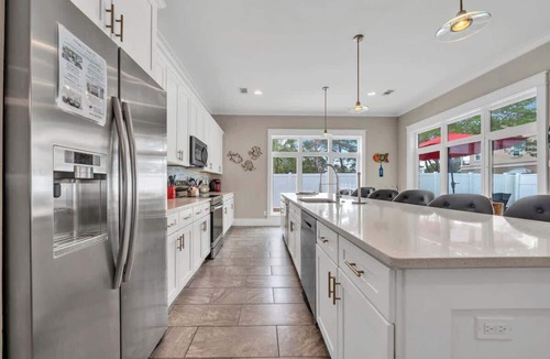 Emerald Waters Village House | Iorana II | 2 PM Check In! | Game Room | Private Pool | Sleeps 21, Huge Private Master Suite! | Gated Community with Amenities