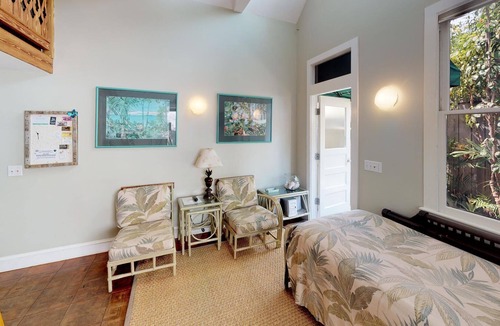 Historic Seaport Apartment | ISLAND PEARL - Cozy Nightly Rental just off Duval RealKeyWest