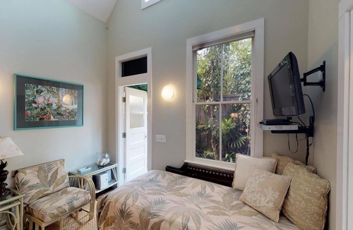 Historic Seaport Apartment | ISLAND PEARL - Cozy Nightly Rental just off Duval RealKeyWest