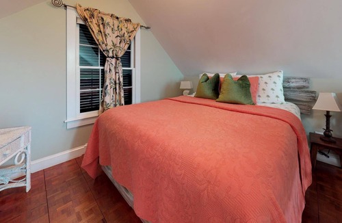 Historic Seaport Apartment | ISLAND PEARL - Cozy Nightly Rental just off Duval RealKeyWest