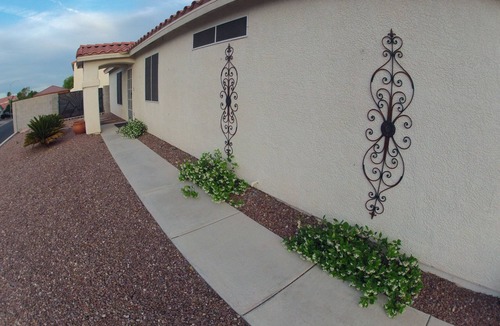 Silverado Ranch House | Island Rio ~ Lux. Priv. Bed/Bath ~ 10 Min Strip/LAS ~ Hi Tech ~ 50" WidesScreen