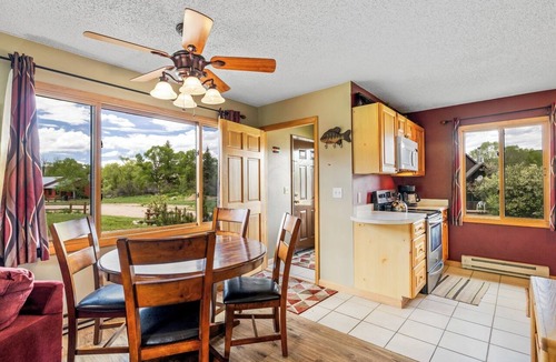 Clark House | Jack Rabbit - Experience the beautiful Elk River