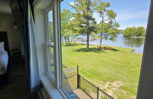 Greenville Junction Hotel | Juniper Motel-King Suite Deluxe*RM5*Lakefront*ATV Access