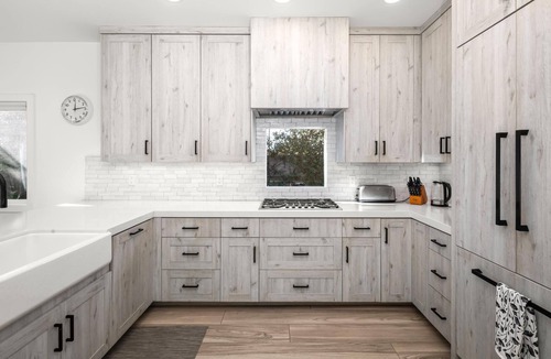 Leucadia House | KBM Resorts | 30 Day Rental | 4 Bed/3.5 Bath Luxury Home | Hot Tub, BBQ | San Diego Getaway | HMS-606