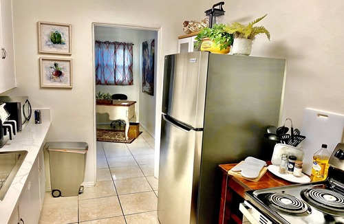 San Carlos House | King bed,Free Coffee & Hi-speed wifi Secure Off Street Parking