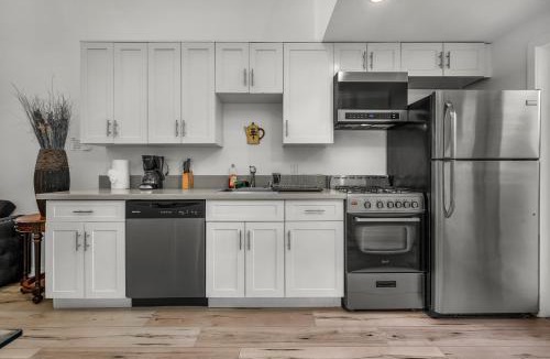 Wilshire Apartment | Koreatown 1 Bedroom Loft with 2 Beds Free Parking Wifi