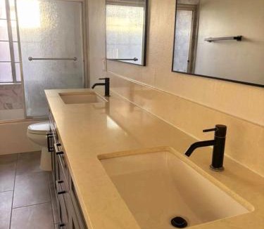 Wilshire Center Hostel | Ktown Vibes