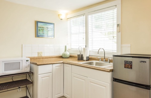 Historic Seaport House | L'Habitation Guest House