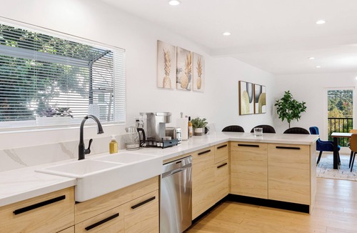 Woodland Hills House | LA Hillside Home with Canyon Views, Deck, BBQ & Game Room Fun | Marmol Vista