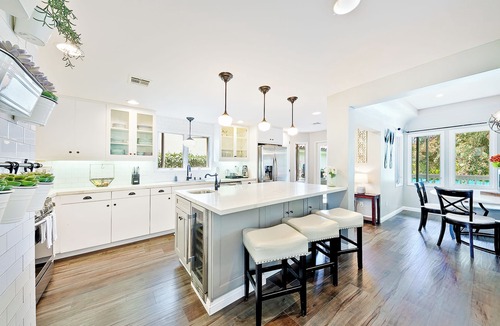 Beach Barber Tract House | La Jolla Beach House. 2 Minute Walk to the Beach!
