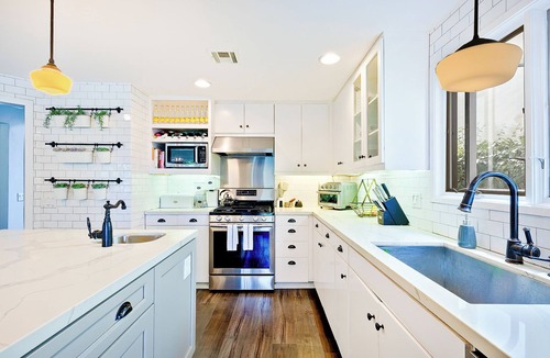 Beach Barber Tract House | La Jolla Beach House. 2 Minute Walk to the Beach!