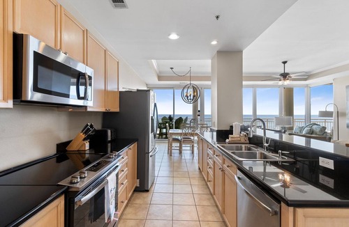 Ono Island Condo | La Playa 202: Wrap-Around Gulf Balcony, Heated Pool + Luxury King Suites!