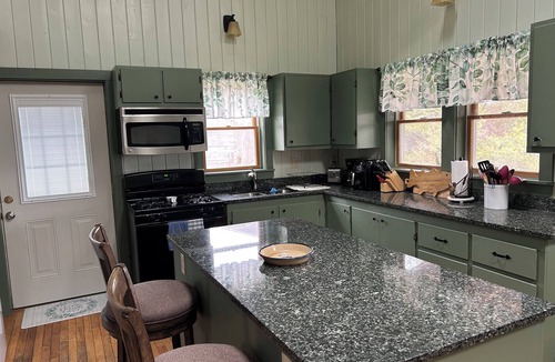 Brooksville House | Ladyslipper Lodge 2 bedroom with loft cozy house for the whole family