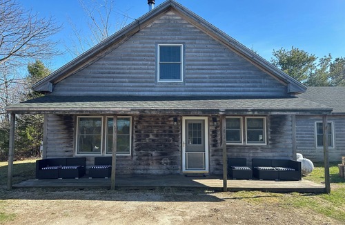 Brooksville House | Ladyslipper Lodge 2 bedroom with loft cozy house for the whole family