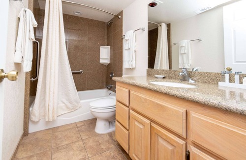 Big Bear Lake Resort | LAGONITA LODGE - Full Lake View GUARANTEED! Lakefront Bearview, Full kitchen!