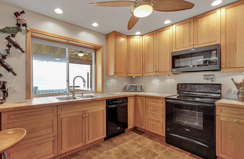 Pequea House | LAKE HOUSE SOUTH Waterfront Retreat with DOCKAGE on Susquehanna River & HOT TUB