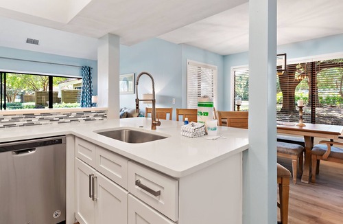 Sandestin House | Lake View ~ Private Patio ~ Golf Cart ~ Pool