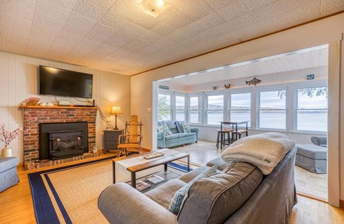 Greenville Junction House | Lakefront cottage w/beautiful views of Moosehead Lake & Big Moose Mountain