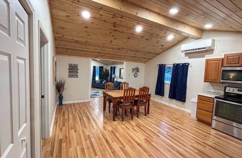 Brookport House | Lakefront Cottage with Hot Tub & Views!