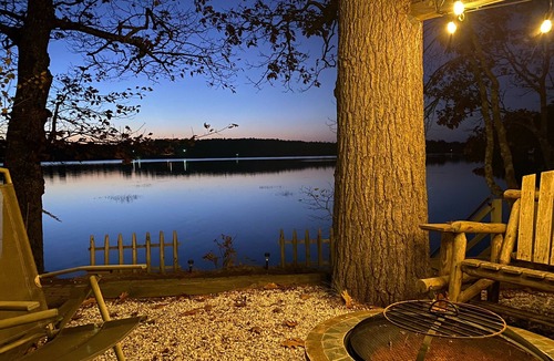 West Poland House | Lakeside house with a separate bunkhouse
