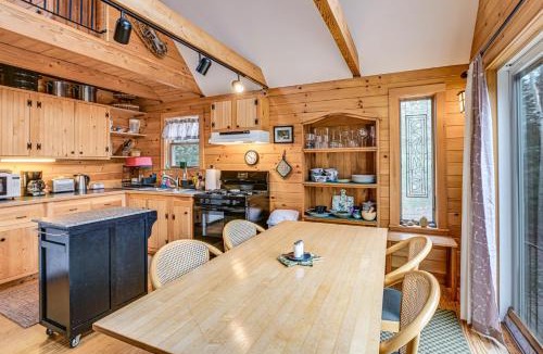 Lamoine House | Lamoine Cabin w/Deck ~ 16 Mi to Acadia Nat’l Park